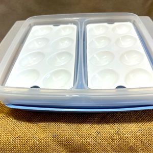 Vintage Tupperware Egg Holder